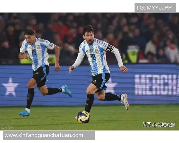 超高颜值足球明星盘点他们不仅球技出众更是时尚界的宠儿 超高颜值足球明星盘点他们不仅球技出众更是时尚界的宠儿