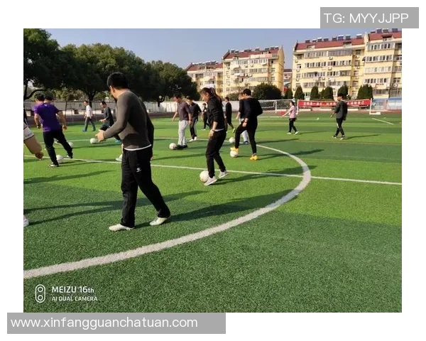 陈军独家分享足球心得与技巧助你提升球技的秘诀与经验分享